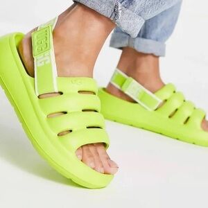 NWOT Ugg Sport Yeah sandals Key Lime women’s 8